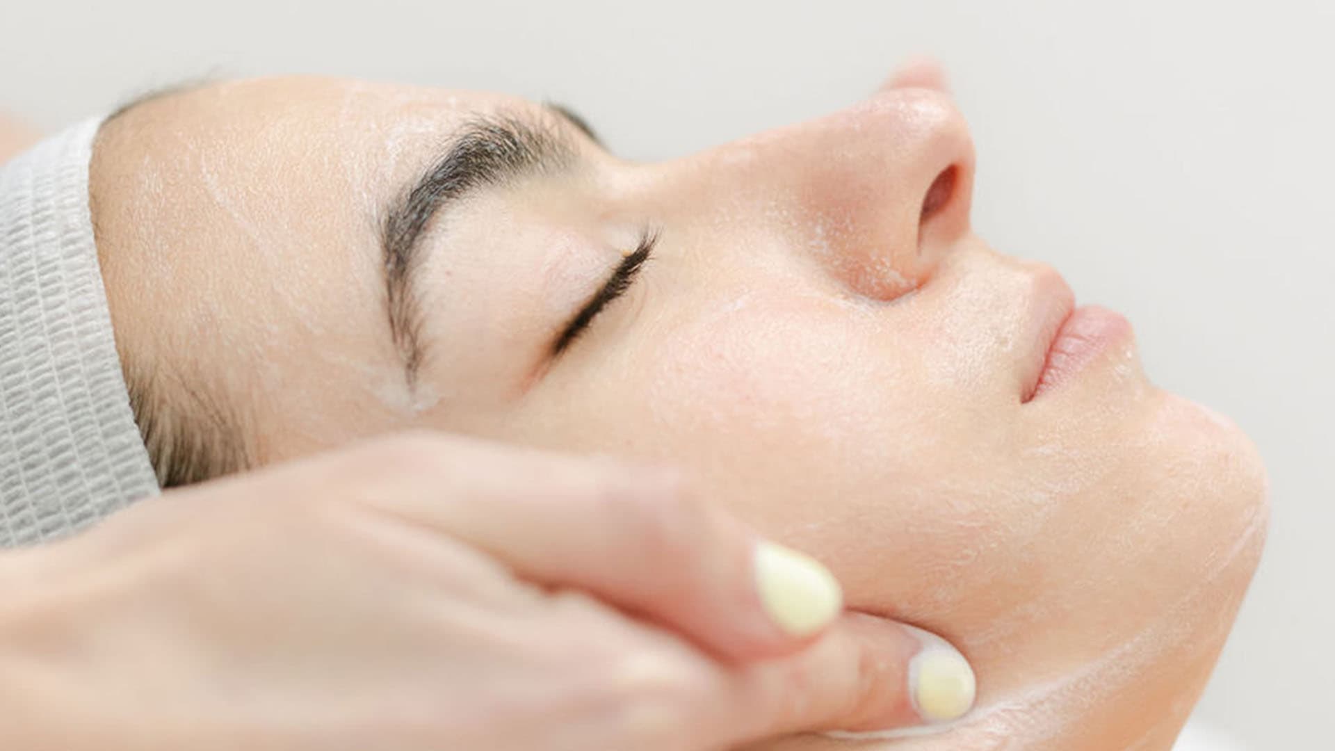 patient-skin-treatment